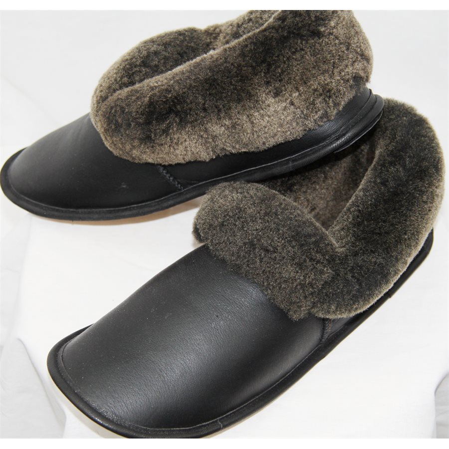 BLACK LEATHER SLIPPERS FOR MEN